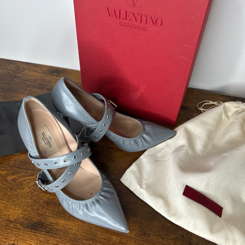 Valentino Garavani Gray Studded Heels - Picture 6 of 8